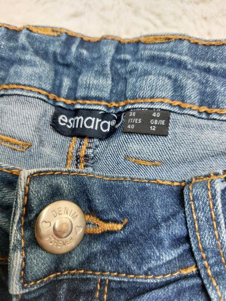 Tmavomodré, esmara,38