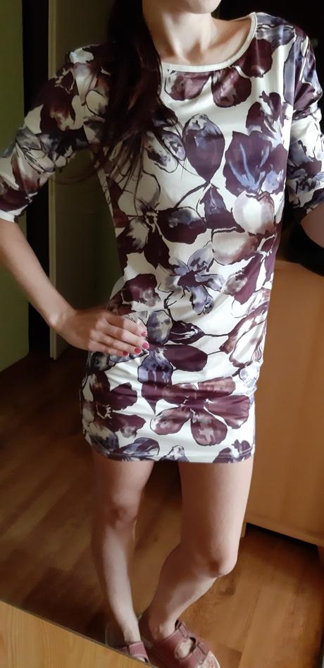 Šaty s kvetinovou potlačou, s