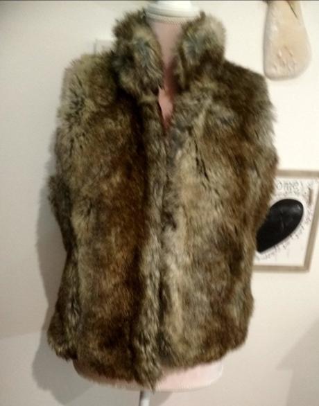 Kožušinova vesta, m