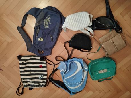 Kabelky,ruksaky za symbolickú sumu, 