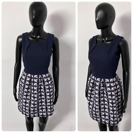 Dámske tmavomodro-biele spoločenské šaty (s), s