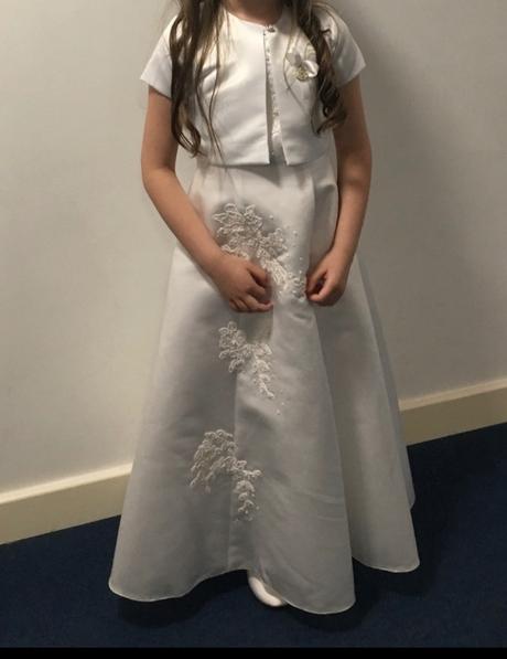 Šaty na 1.sv prijimanie, 146