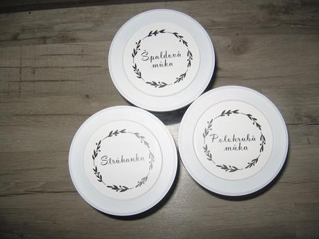 Kuchynské dózy na potraviny,