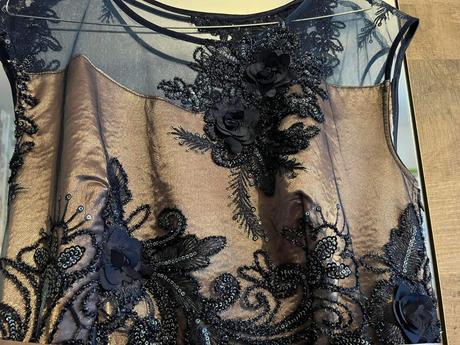 Spoločenské šaty, 44