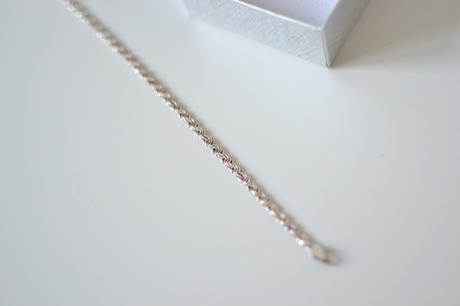 Strieborný náramok,