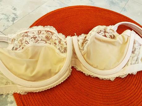 Podprsenka bez výstuže s krajkou, intimissimi,75c