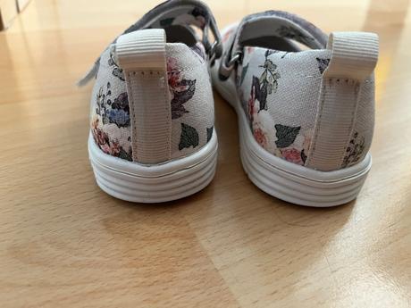 Kvietkované látkové balerínky, baťa,29