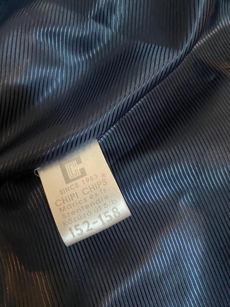 Dievčenská vesta, 152