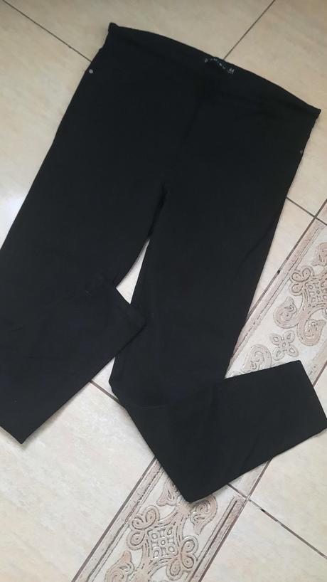 Čierne nohavice, amisu,44