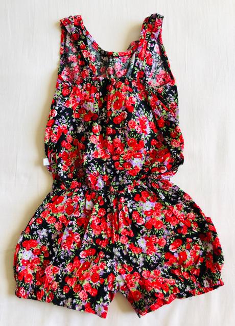 Kvietkovaný overal, 98