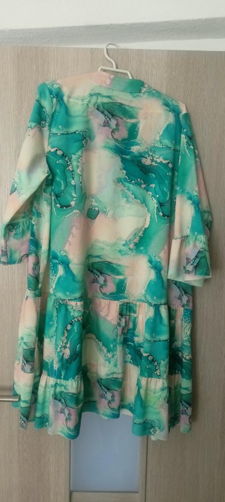 Dámske zelené vzorované šaty,