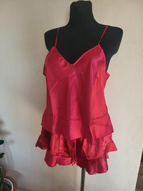 Nova cervena "satena" pyzamka na spanie xl, xl