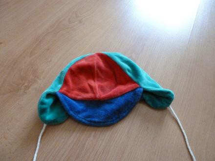 Čiapočka so šiltom, 62