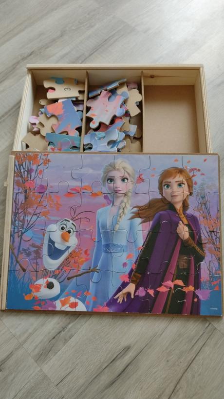 Drevené puzzle frozen,