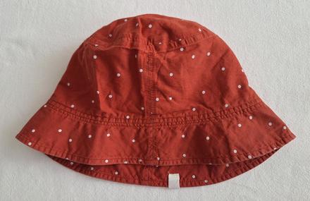 Klobúk tehlový s bodkami, pompdelux,146