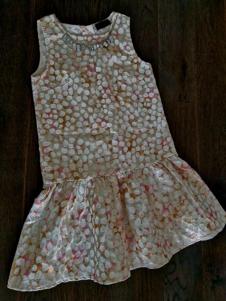 Nadherne slavnostne saty charm s nahrdelnikom, charming,152