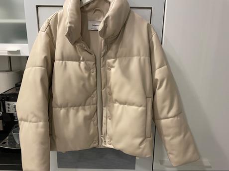 Kremova damska presivana bunda s stradivarius s ef, stradivarius,s