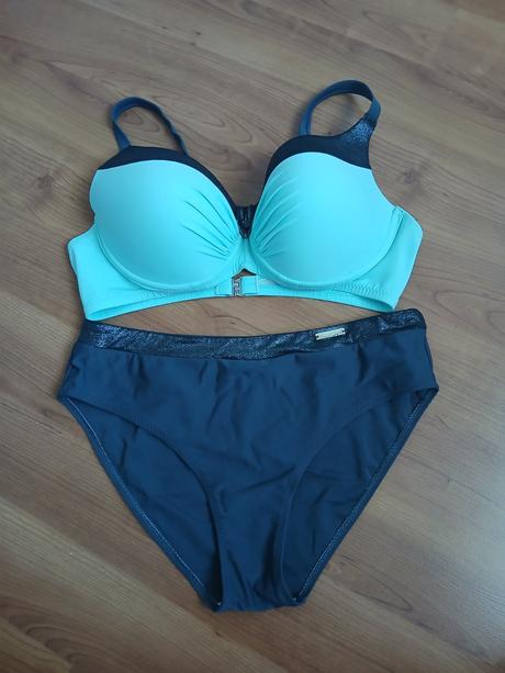 Nádherné dvojdielne plavky vo výbornom stave, 44