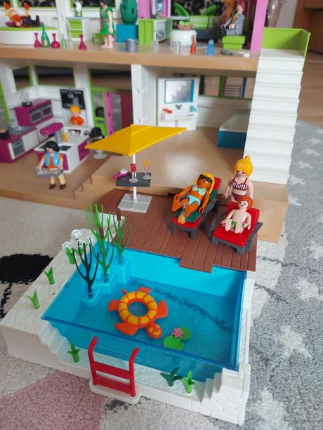 Playmobil obrovská vila+bazén+hosťovský dom+auto, 