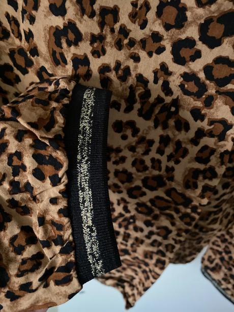 Tigrovaná blúzka bez zapínania, 40