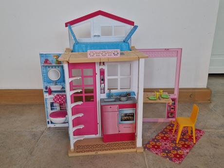 Barbie krásny dom / domček 2v1,