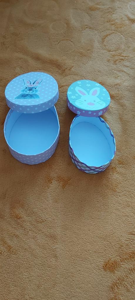 Krabičky veĺkonočné, plastové vajíčka v košíku,dre, 