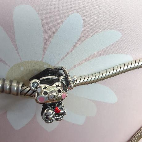 Prívesok macko absolvent, 