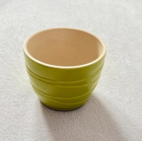 Zelený keramický kvetináč, 