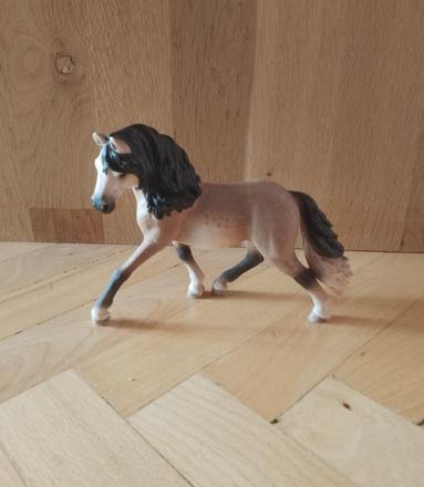 Schleich andalúzska kobyla,