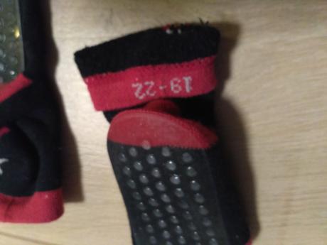 Teplé ponožky s protišmykovým spodkom, 22