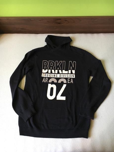 Chlapčenský sveter, chapter young,146