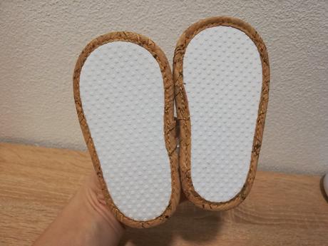 Biele sandalky s maslickou, <17