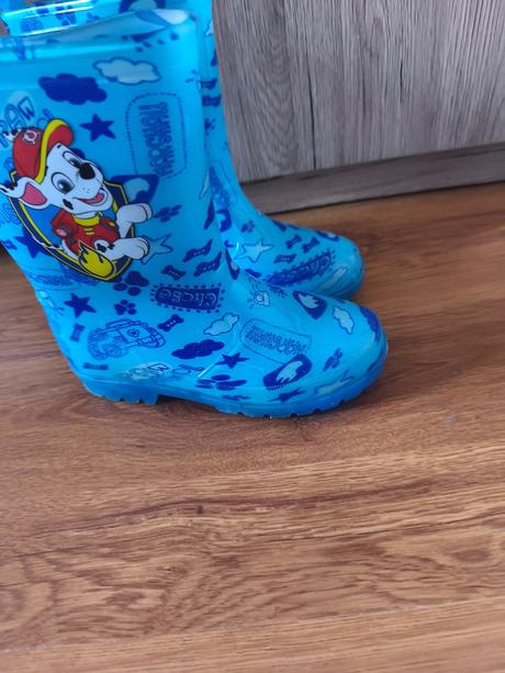 Svietiace gumáky 30, sinsay,30