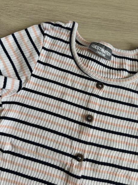 Dievčensky top s gombičkami, 134