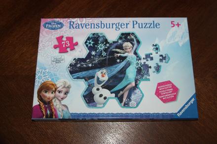Puzzle frozen 73 s trblietkami,