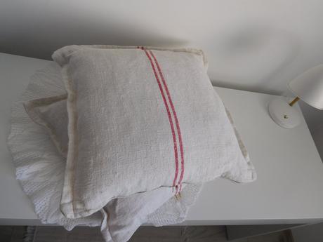 Vankúše menšie , vačšie, podlhovasté,, 