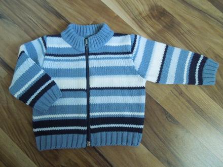 Krásnučký modrý svetrík, 62