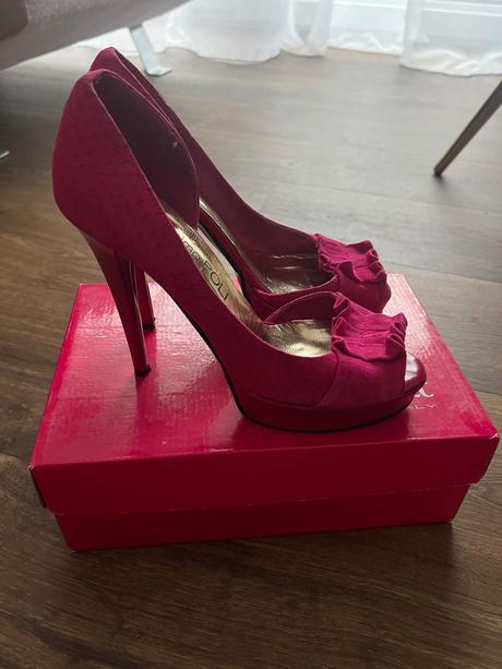 Vysoké magentové sandále, 39