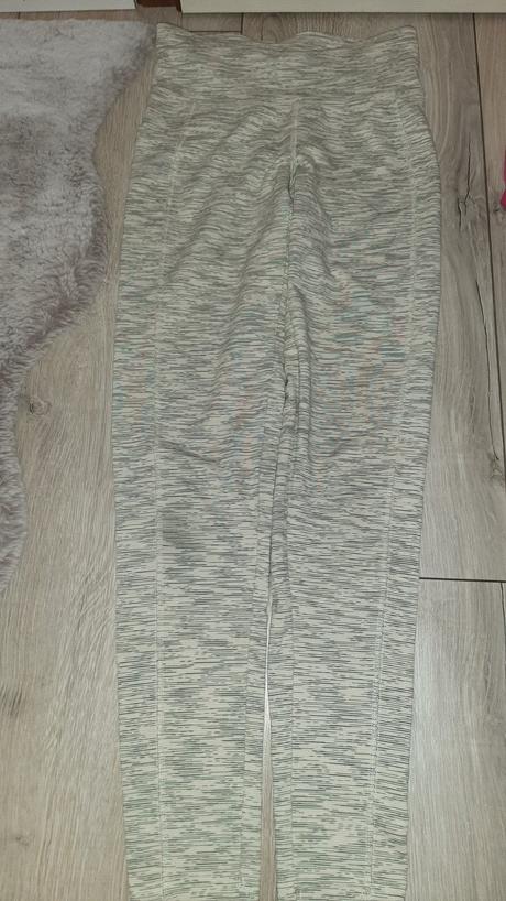Taška plná vecí tommy hilfiger, zara, monnari, s