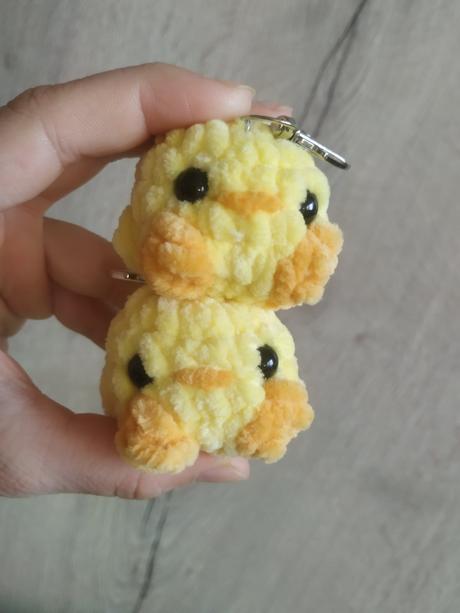 Kľúčenka kuriatko,