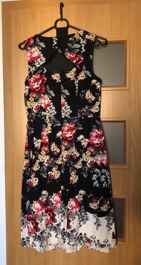 Krásne kvetinové šaty, f&f,34