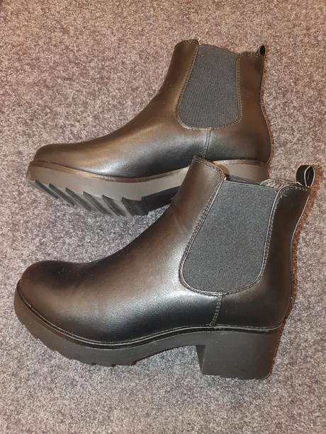 Cizmy vel.37nove, 37