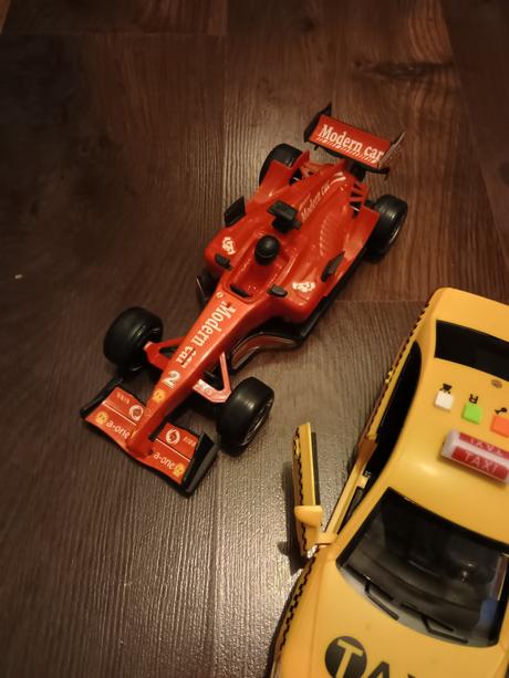 Autá policajné,taxík,formula, 