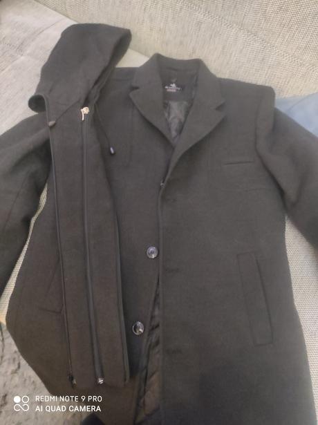 Pánsky kabát s kapucňou ako nový, m