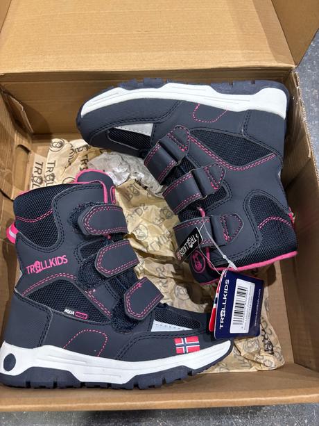 Dievčenské snehule, 26