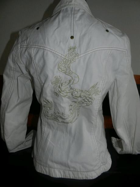 Bundička so zlatými detailami, m