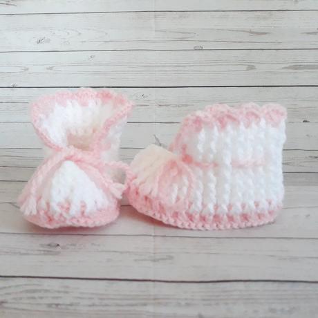 Rôze farby háčkované kojenecké papučky/capačky, 