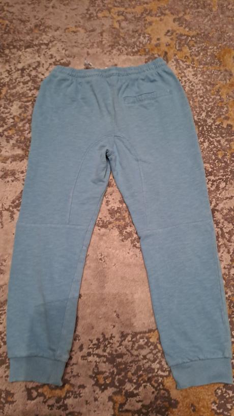 Nohavice na štýl teplákov syn nosil do školy, reserved,158