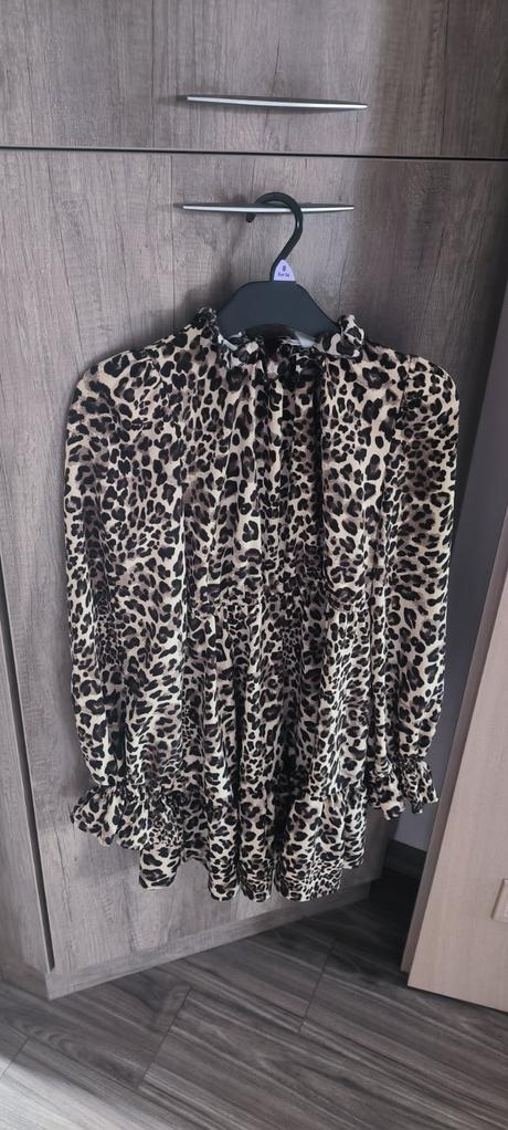 2x šaty cena spolu, 152