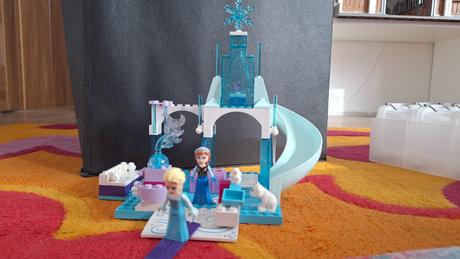 Lego juniors 10736 ľadové ihrisko pre annu a elsu, 